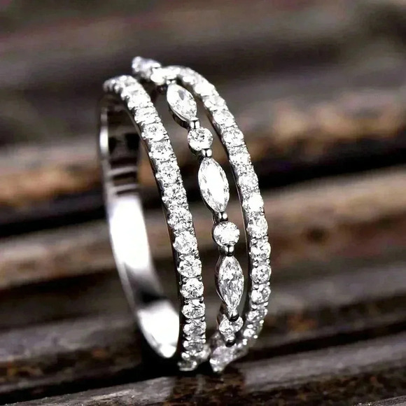 Gorgeous Boho Sterling Silver White Sapphires Ring - Picture 3 of 5